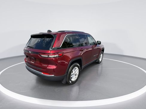 Used 2023 Jeep Grand Cherokee Laredo X AWD/4WD image 8