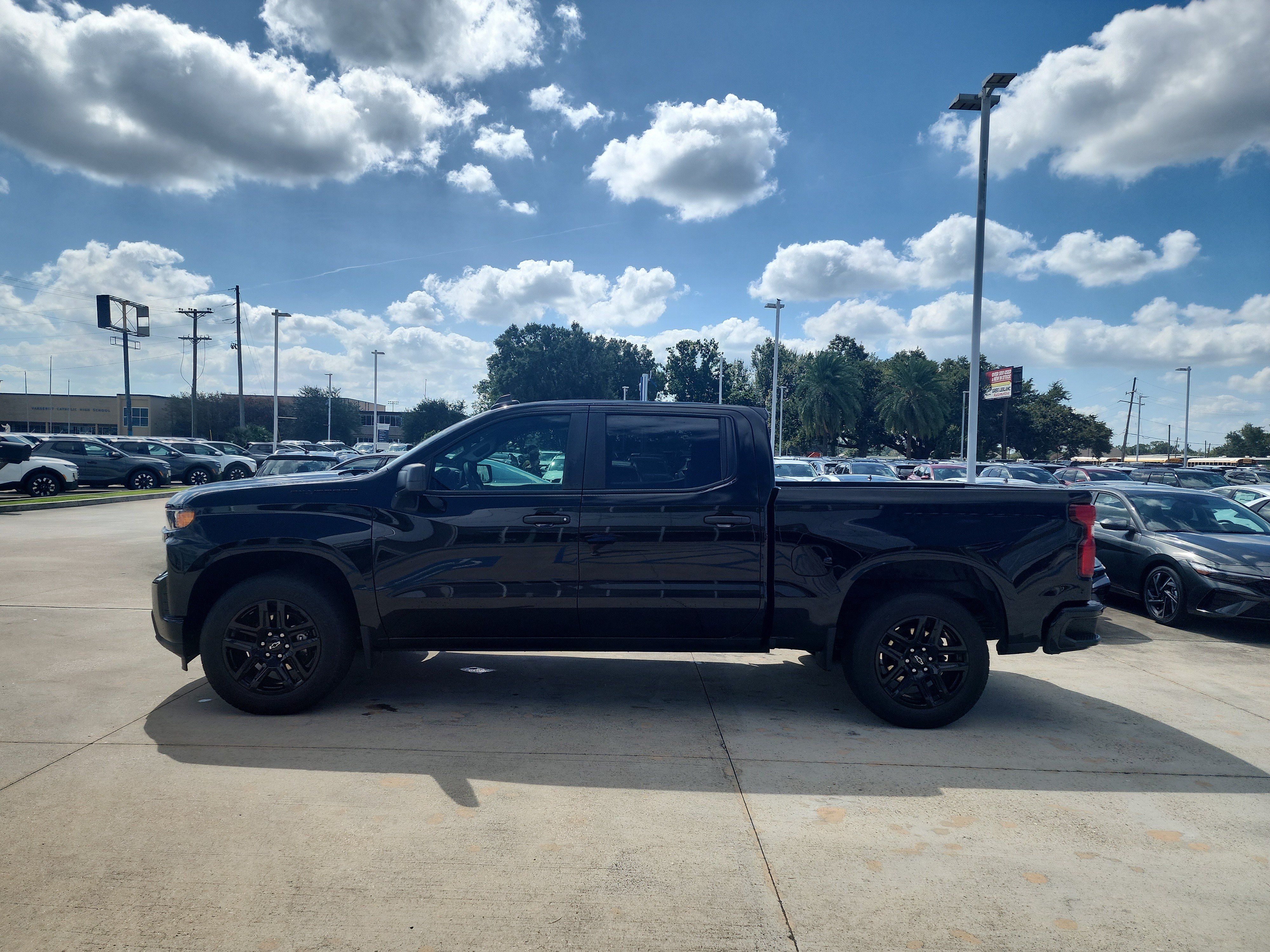 Used 2022 Chevrolet Silverado 1500 Custom w/ Rally Edition RWD image 4