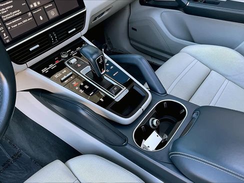 Used 2019 Porsche Cayenne image 15