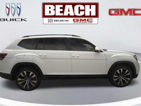 Used 2022 Volkswagen Atlas SE FWD image 2