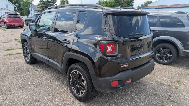 Used 2017 Jeep Renegade Trailhawk w/ Premium Trailhawk Package AWD/4WD image 4