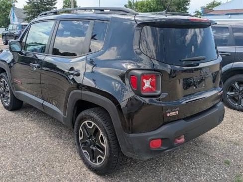 Used 2017 Jeep Renegade Trailhawk AWD/4WD image 4
