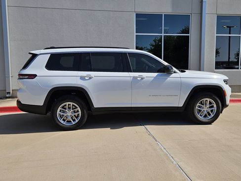 New 2026 Jeep Grand Cherokee L 2WD image 2
