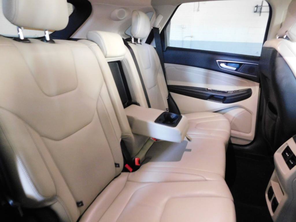 Used 2019 Ford Edge Titanium FWD image 16