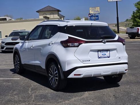 Used 2024 Nissan Kicks SV image 5