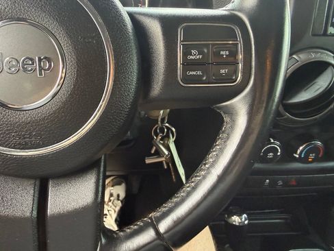 Used 2017 Jeep Wrangler Unlimited Sport w/ Connectivity Group image 27