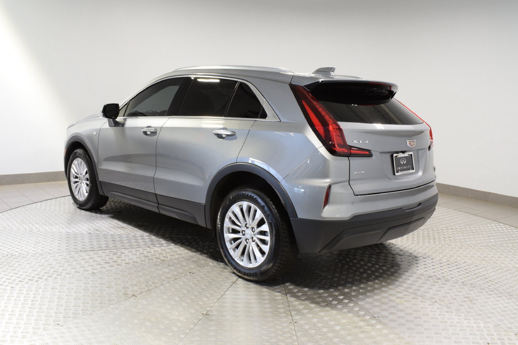 Used 2024 Cadillac XT4 Luxury w/ Cold Weather Package AWD/4WD image 13