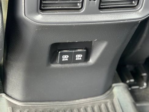 Used 2019 Toyota RAV4 XLE w/ Convenience Package AWD/4WD image 9