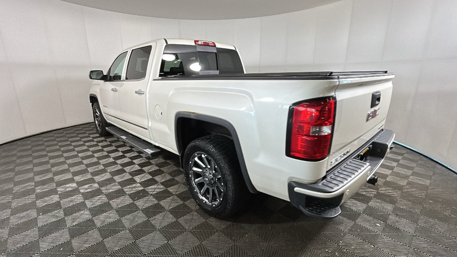 Used 2014 GMC Sierra 1500 Denali AWD/4WD image 4