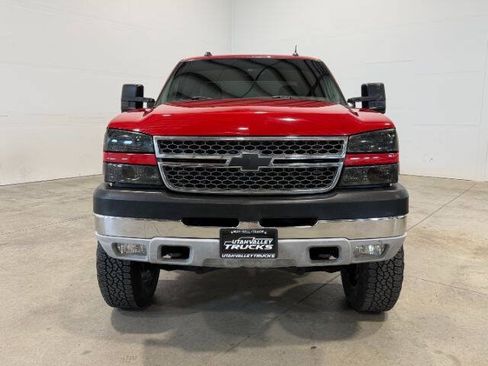 Used 2005 Chevrolet Silverado 2500 LT w/ Heavy-Duty Power Package AWD/4WD image 3