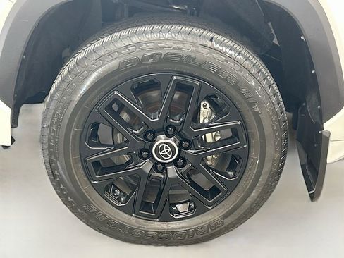 Used 2024 Toyota Tundra Limited image 29