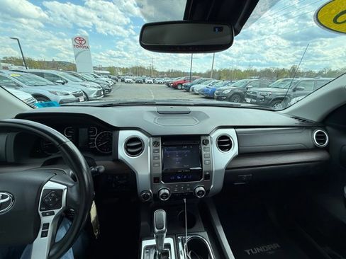 Used 2018 Toyota Tundra Limited w/ Limited Premium Package AWD/4WD image 32