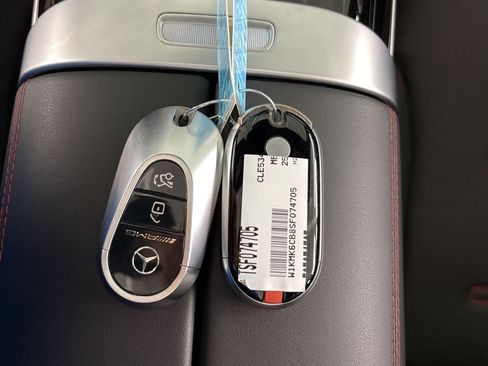 Used 2025 Mercedes-Benz CLE 53 AMG 4MATIC Cabriolet image 33