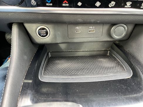 Used 2021 Nissan Rogue SL w/ Premium Package image 17