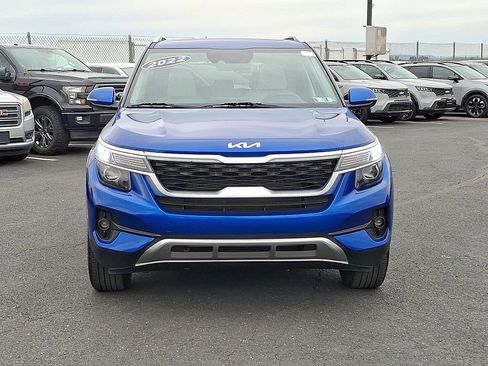 Certified 2022 Kia Seltos EX AWD/4WD image 2