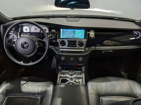 Used 2014 Rolls-Royce Ghost RWD image 21