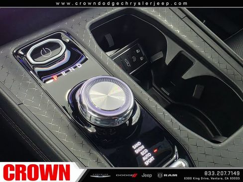 Used 2024 Jeep Wagoneer Launch Edition AWD/4WD image 29