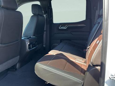 Used 2023 GMC Sierra 1500 Denali w/ Technology Package AWD/4WD image 19