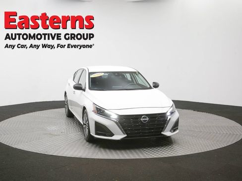 Used 2025 Nissan Altima 2.5 SV FWD image 52