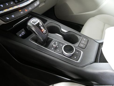 Used 2019 Cadillac XT4 Premium Luxury image 24