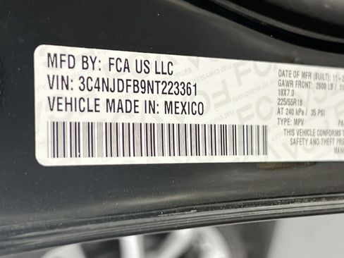 Used 2022 Jeep Compass Latitude w/ Sun and Sound Group AWD/4WD image 30