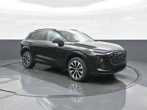 New 2026 Audi Q3 quattro 2.0T AWD/4WD image 1