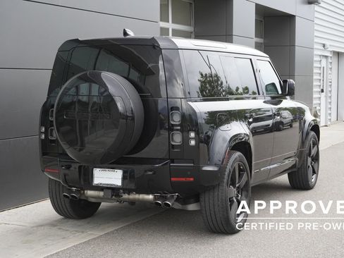 Used 2025 Land Rover Defender 110 V8 AWD/4WD image 2