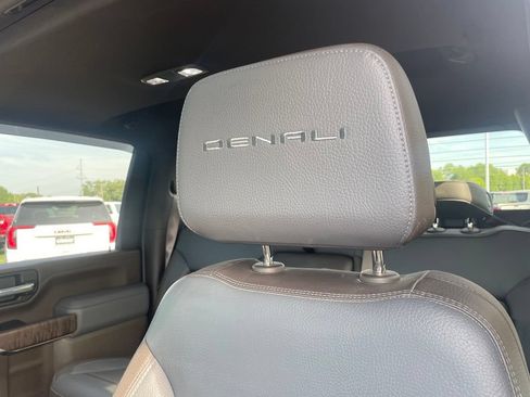 Used 2022 GMC Sierra 2500 Denali w/ Denali Ultimate Package AWD/4WD image 22