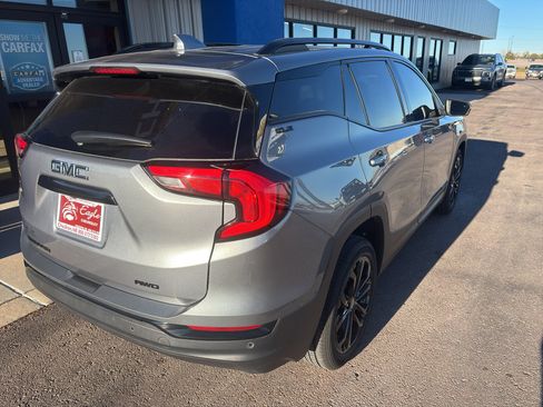 Used 2020 GMC Terrain SLE w/ Driver Convenience Package image 6