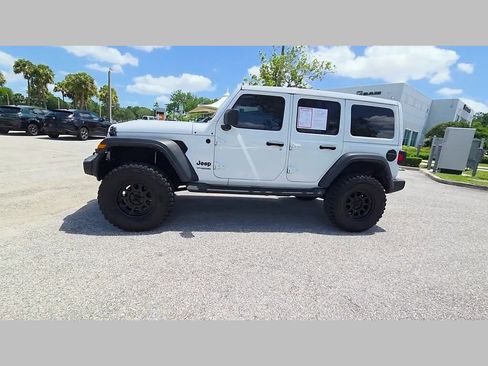 Used 2022 Jeep Wrangler Unlimited Sport w/ Sun And Sound Package AWD/4WD image 49