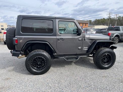 Used 2018 Jeep Wrangler Sport image 6