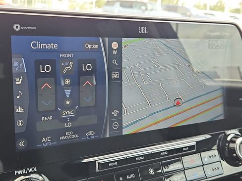 Used 2022 Toyota Highlander Limited FWD image 21