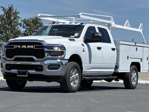 New 2026 RAM 3500 Tradesman w/ Chrome Appearance Group A AWD/4WD image 7