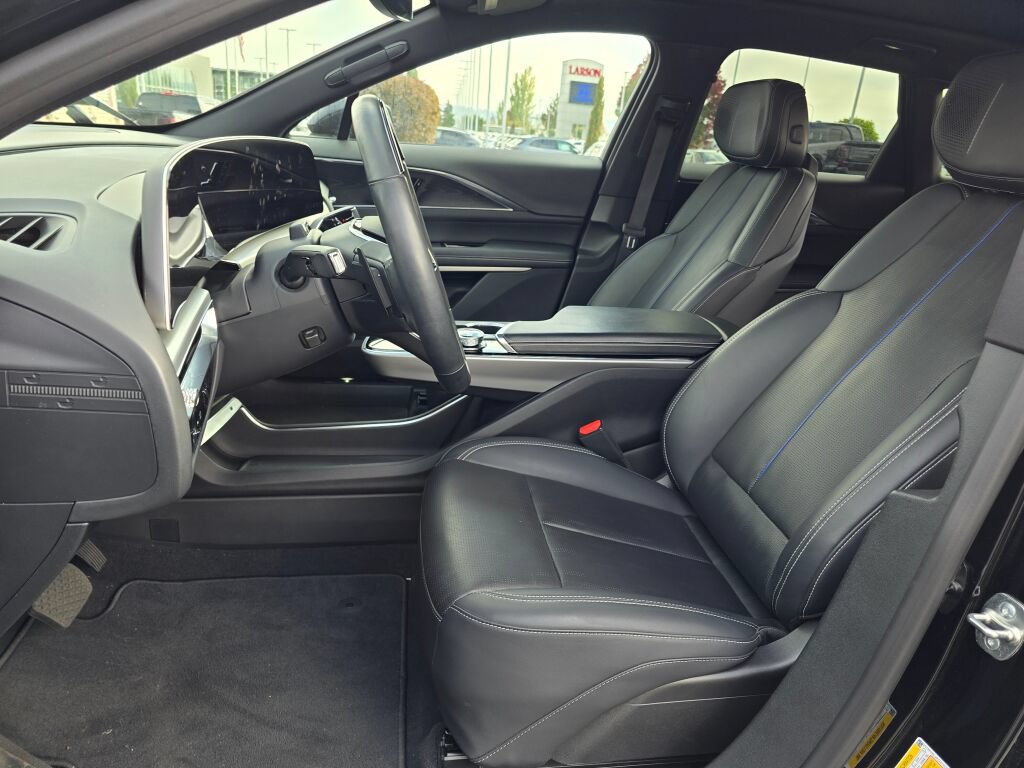 Used 2024 Cadillac Lyriq Sport AWD/4WD image 12