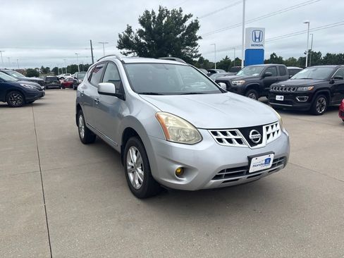 Used 2013 Nissan Rogue SV w/ Premium Pkg AWD/4WD image 3