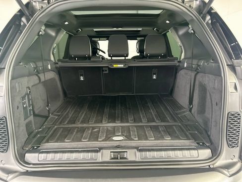 Used 2025 Land Rover Discovery S AWD/4WD image 27