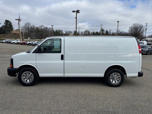 Used 2013 Chevrolet Express 1500 image 2