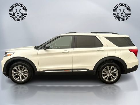 Used 2023 Ford Explorer XLT w/ Equipment Group 202A AWD/4WD image 11