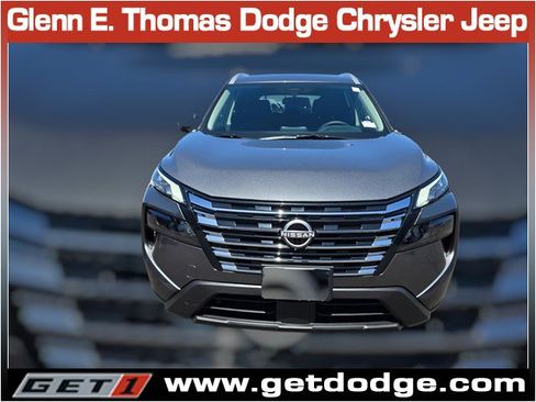 Used 2026 Nissan Rogue SV w/ SV Premium Package FWD image 2