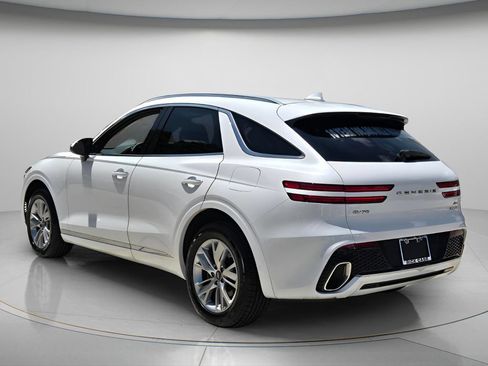 Used 2023 Genesis GV70 2.5T AWD/4WD image 8
