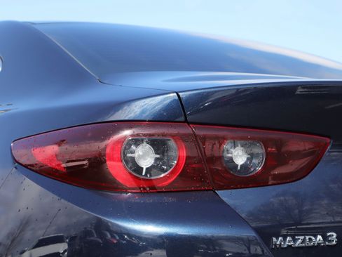 Certified 2022 MAZDA MAZDA3 s image 33