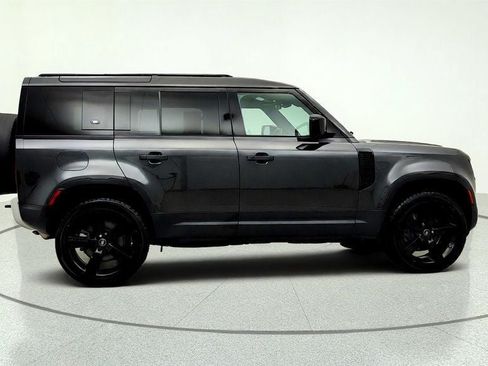 Used 2023 Land Rover Defender 110 S AWD/4WD image 4
