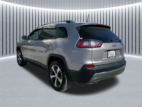 Used 2019 Jeep Cherokee Limited image 12