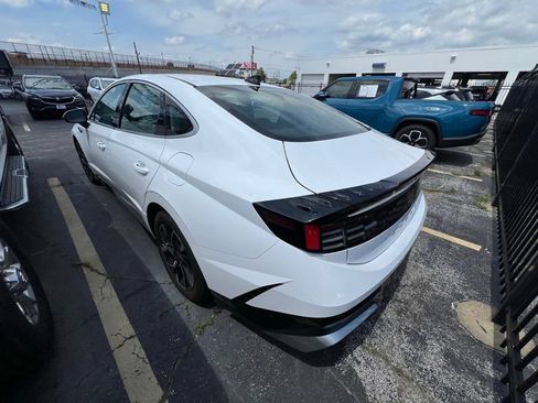 Used 2025 Hyundai Sonata SEL FWD image 3