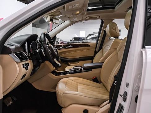 Used 2018 Mercedes-Benz GLS 450 4MATIC w/ Premium Package image 4