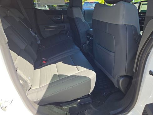 New 2025 GMC Hummer EV 2X w/ Extreme Off-Road Package image 10