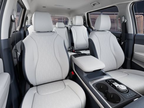 New 2026 Kia Carnival EX FWD image 16