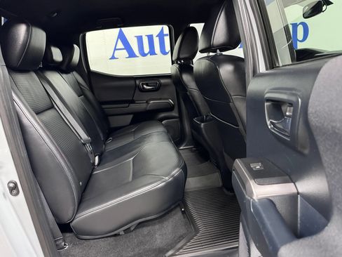 Used 2017 Toyota Tacoma TRD Pro AWD/4WD image 18