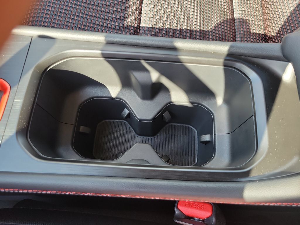 Certified 2025 Nissan Kicks SR FWD image 36