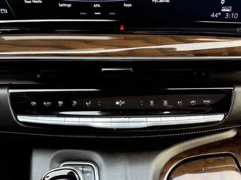 Used 2024 Cadillac Escalade ESV Sport Platinum w/ LPO, ONYX Package image 35